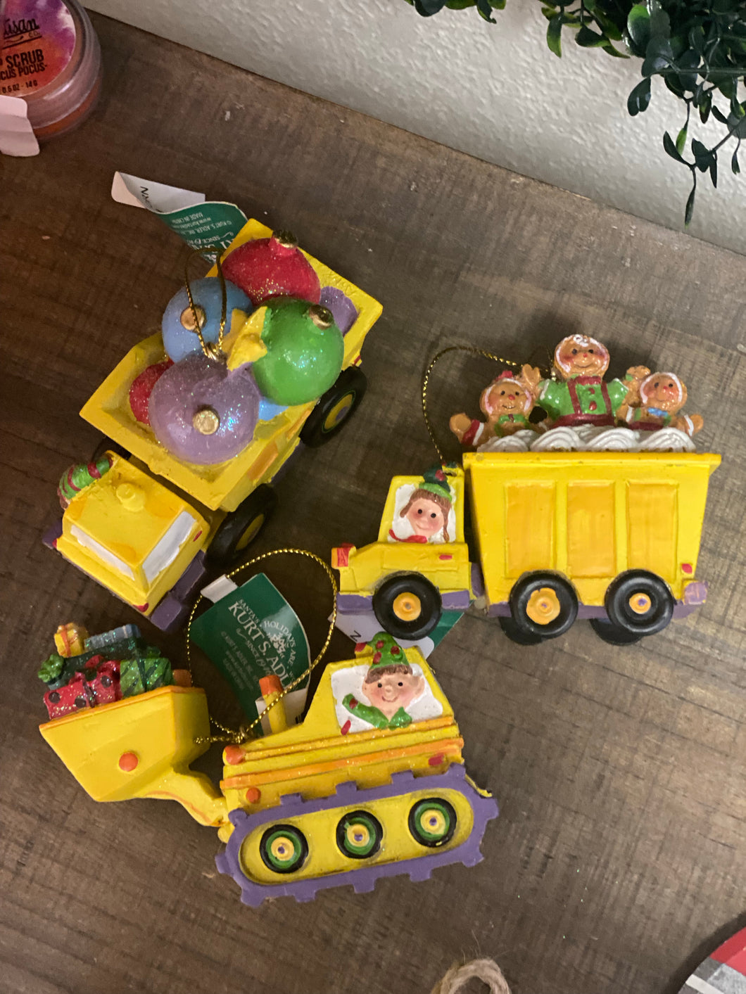 DELIVERY TRUCK ORN